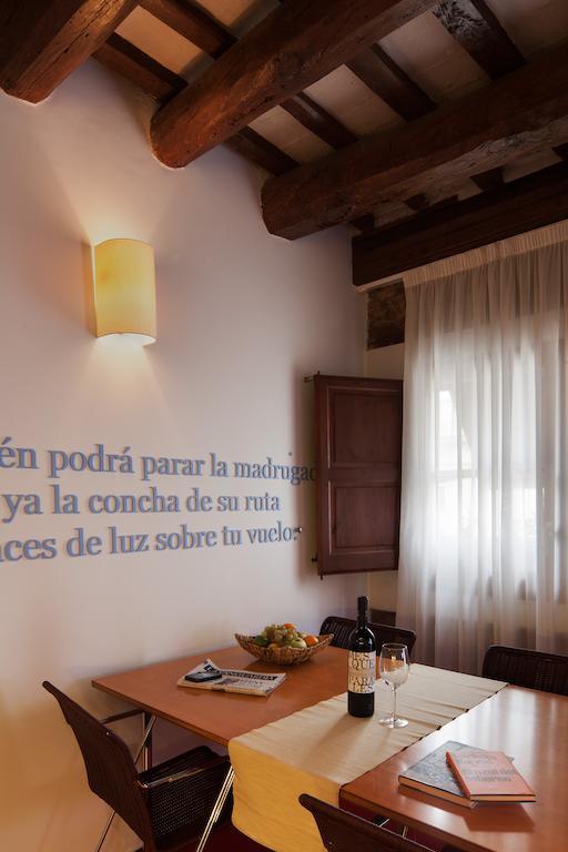 Apartamentos La Casa De Les Lletres บาร์เซโลนา ภายนอก รูปภาพ